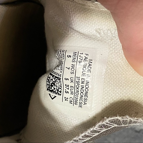 Grey Converse - Picture 3 of 3